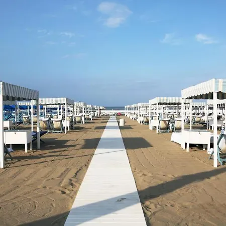 Chalet In Toskana Italie Nabij Zee, Strand, Airconditioning, Zwembad, Wifi Viareggio