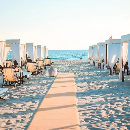 Chalet In Toskana Italie Nabij Zee, Strand, Airconditioning, Zwembad, Wifi 別荘