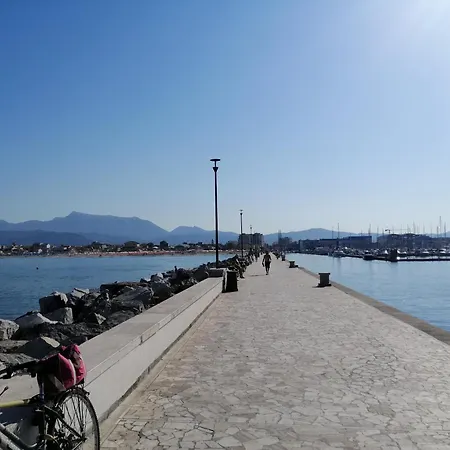 Chalet In Toskana Italie Nabij Zee, Strand, Airconditioning, Zwembad, Wifi * Viareggio